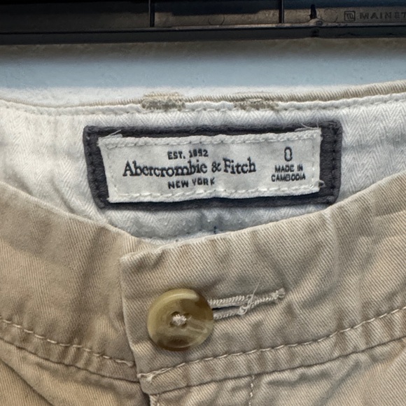 Abercrombie & Fitch Women's Tan Mini Cargo Shorts - Picture 2 of 7